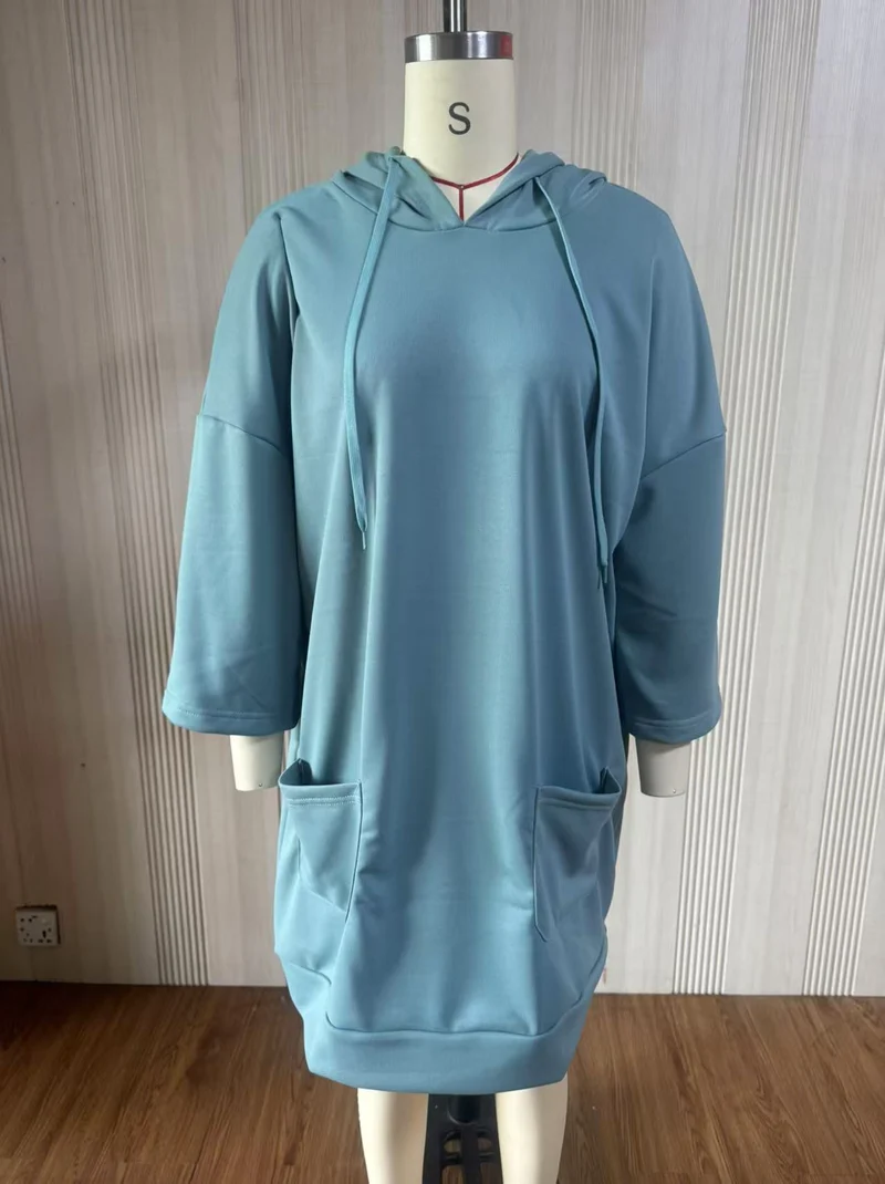 Damen Oversize Hoodie-Kleid mit Kängurutaschen und halblangen Ärmeln Nord Taschen