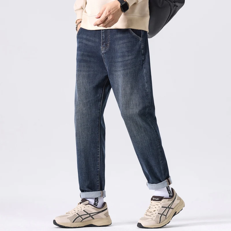 Herren Konisch geschnittene Freizeit-Jeans mit mittlerer Leibhöhe und dezenter Used-Waschung Nord Taschen