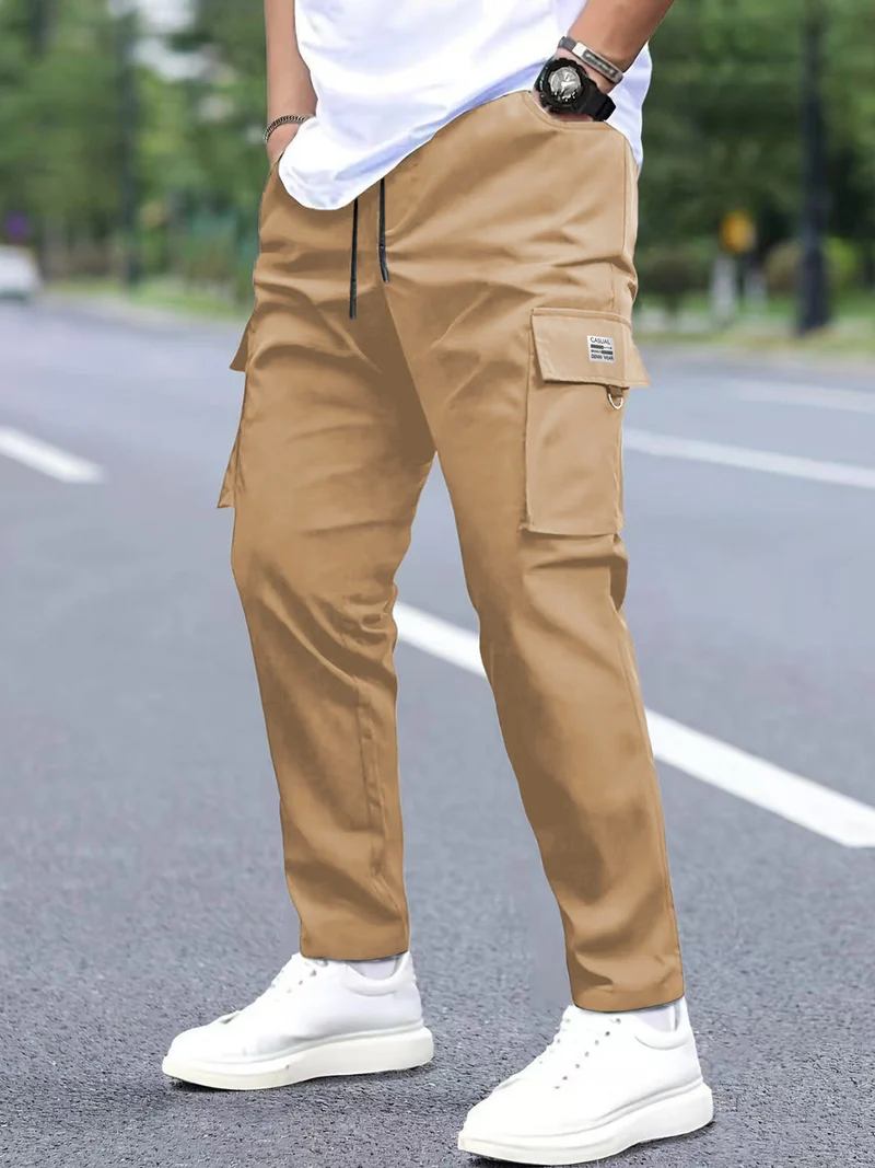 Herren Utility-Cargohose im tapered Schnitt mit elastischem Tunnelzugbund, großen Klapp- und Reißverschlusstaschen Nord Taschen