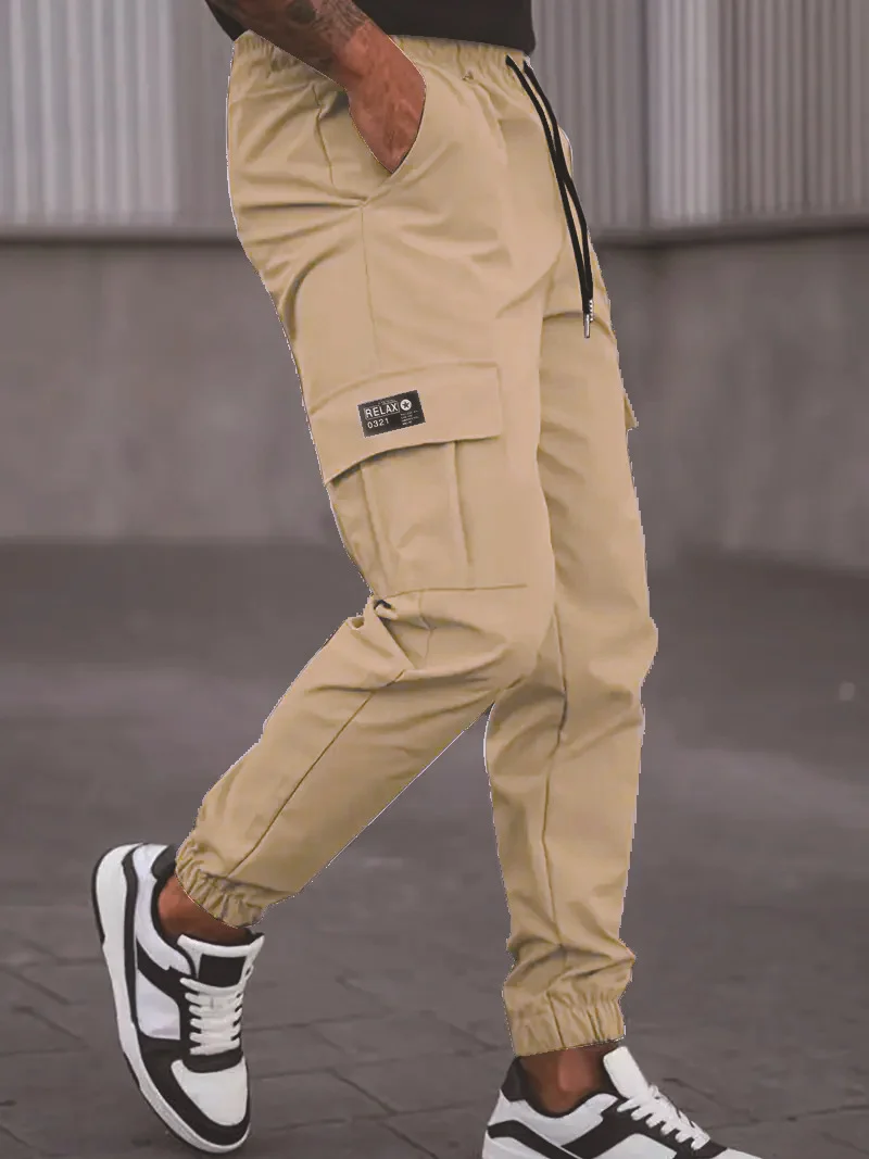Herren Utility-Cargohose im Joggerstil mit Tunnelzugbund elastischen Beinabschlüssen und Multifachtaschen Nord Taschen