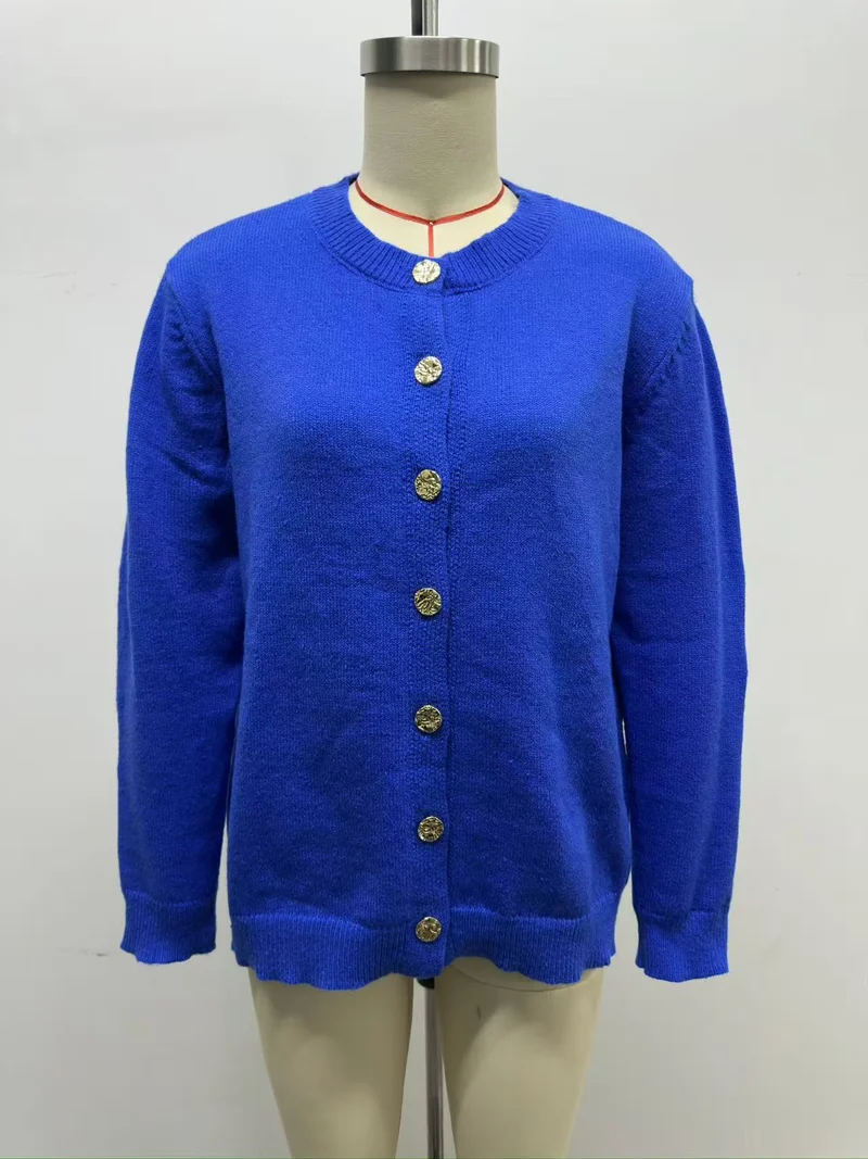 Damen Kuscheliger Strickcardigan mit Rundhalsausschnitt und goldenen Zierknöpfen Nord Taschen