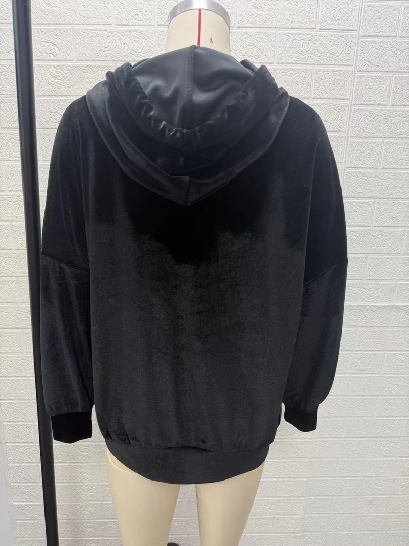 Damen Kuscheliger Samt-Kapuzenpullover im Oversize-Schnitt Nord Taschen