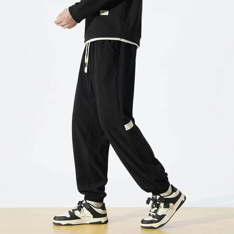 Herren Relaxed-Fit Cord-Jogginghose mit Tunnelzug, elastischen Knöchelbündchen & Cargo-Detail Nord Taschen
