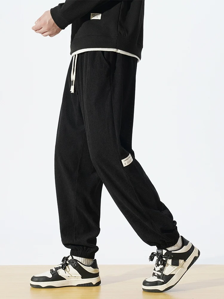 Herren Relaxed-Fit Cord-Jogginghose mit Tunnelzug, elastischen Knöchelbündchen & Cargo-Detail Nord Taschen