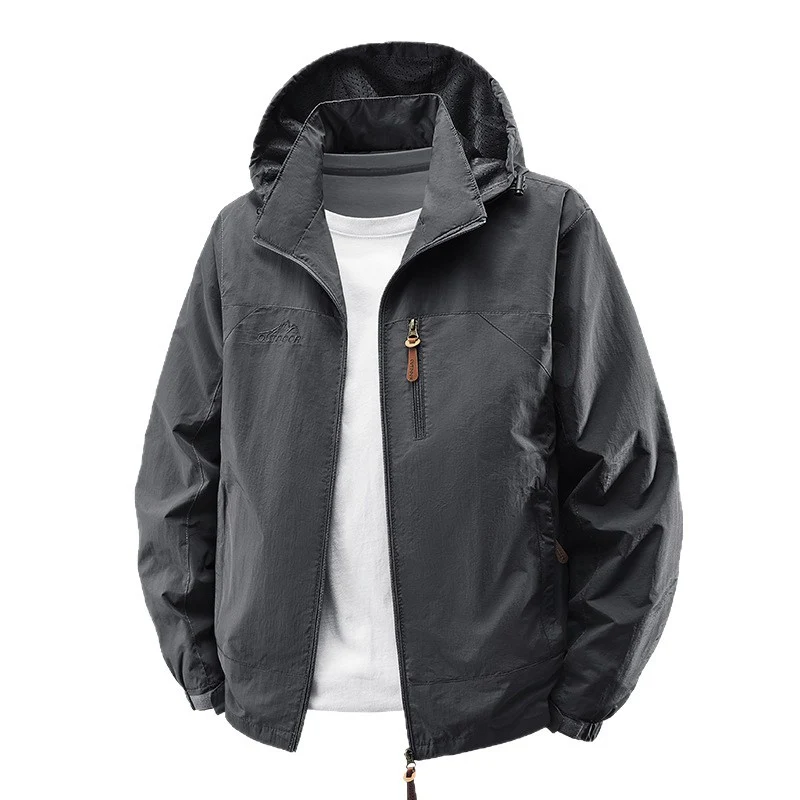 Herren Packbare Wind- und Regenjacke mit perforierter Kapuzeninnenseite, Brustreißverschluss & Kordelzug Nord Taschen