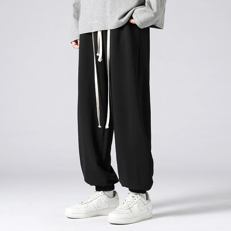 Herren Oversize-Jogginghose mit tiefer Leibhöhe, konischem Bein & extra langen Kordeln Nord Taschen