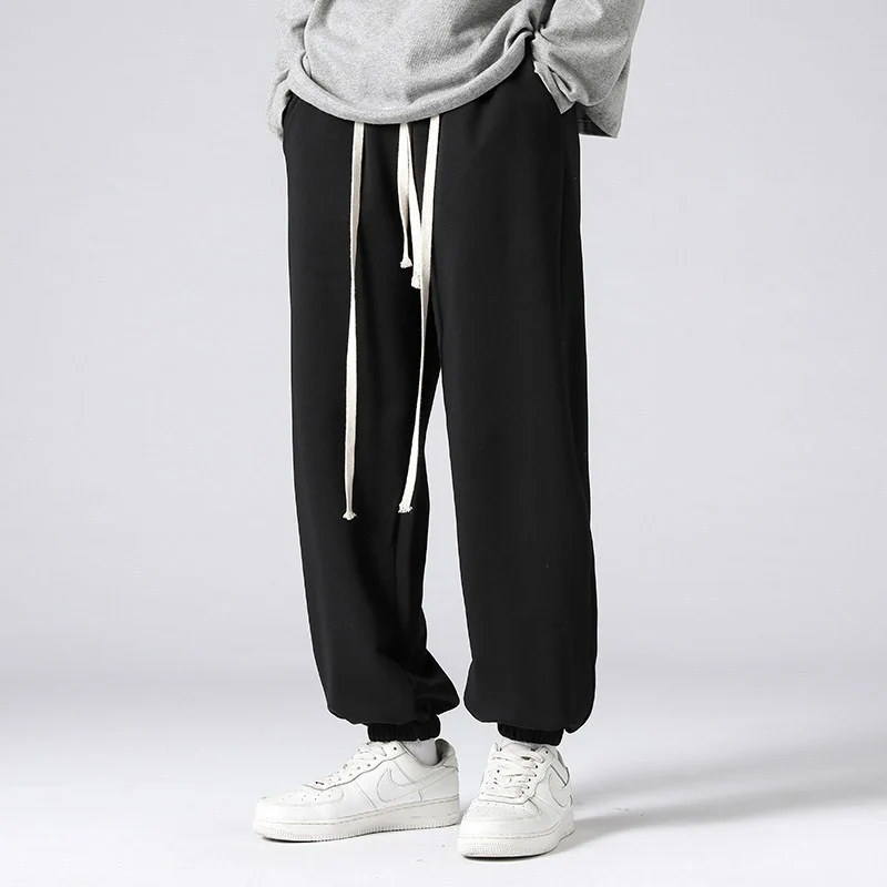 Herren Oversize-Jogginghose mit tiefer Leibhöhe, konischem Bein & extra langen Kordeln Nord Taschen