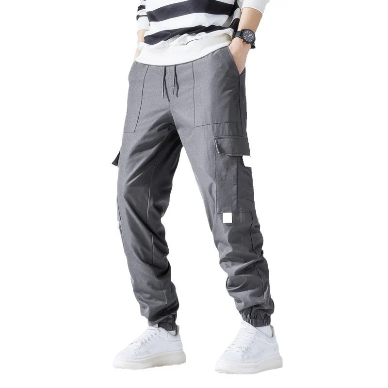 Herren Multifunktionale Cargo-Jogginghose mit Klapp‑ und Gurt-Details Nord Taschen