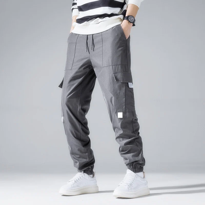 Herren Multifunktionale Cargo-Jogginghose mit Klapp‑ und Gurt-Details Nord Taschen