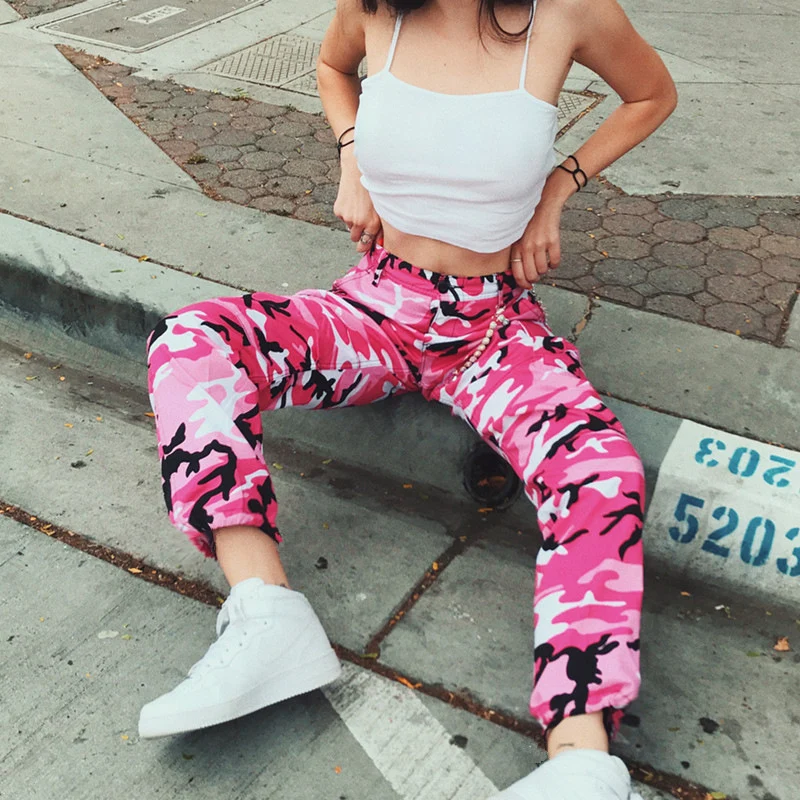 Damen Cargo-Jogginghose mit Camouflage-Muster und elastischen Bündchen Nord Taschen