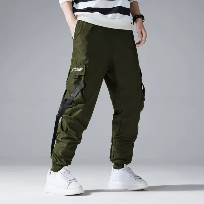 Herren Tapered Cargo-Jogginghose mit mehrfachen Klapp‑ und Gurtbandtaschen Nord Taschen