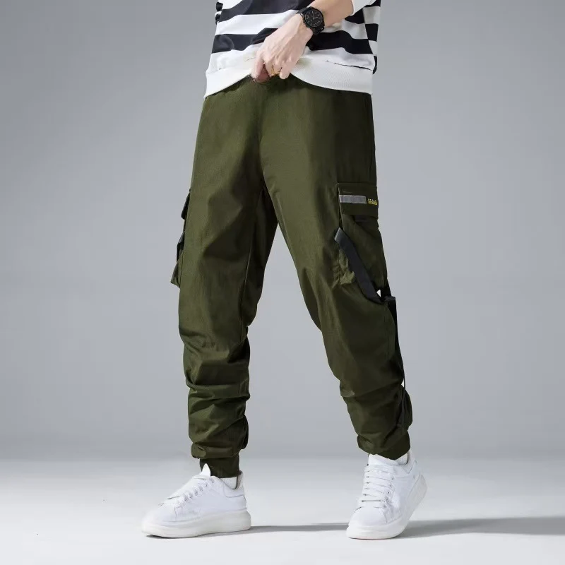 Herren Tapered Cargo-Jogginghose mit mehrfachen Klapp‑ und Gurtbandtaschen Nord Taschen
