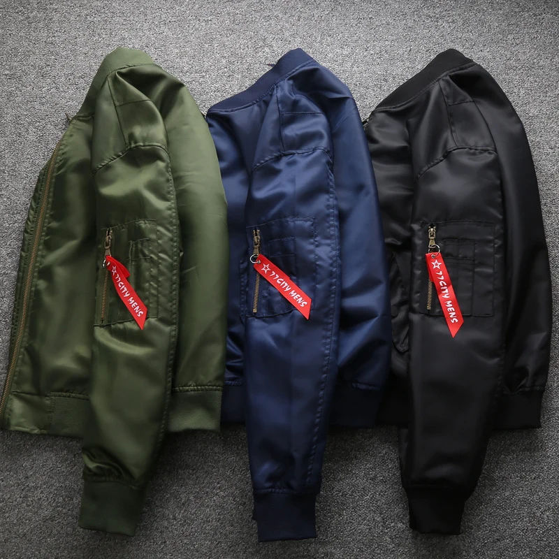 Herren Taillierter Nylon-Bomber im Aviator-Look mit Ärmeltasche und gerippten Bündchen Nord Taschen