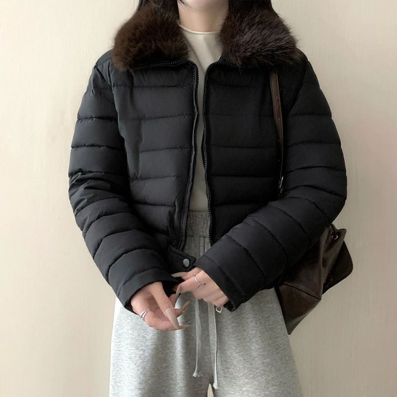 Damen nan kurze wattierte Taillenjacke mit abnehmbarem Kunstfellkragen und verstärktem Saum Nord Taschen