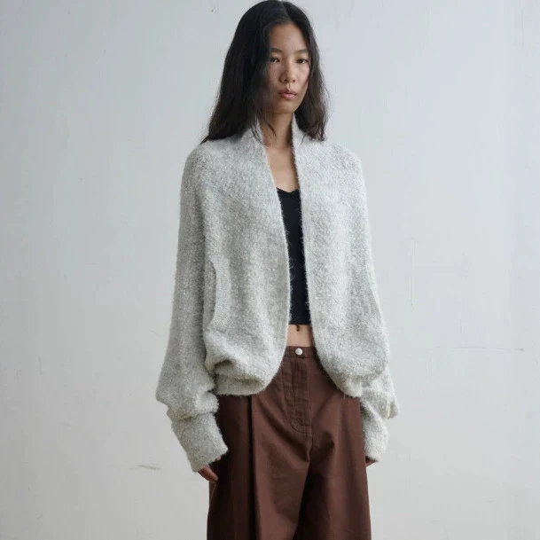 Damen Oversized Bouclé-Strickcardigan mit Schalkragen und aufgesetzten Taschen Nord Taschen