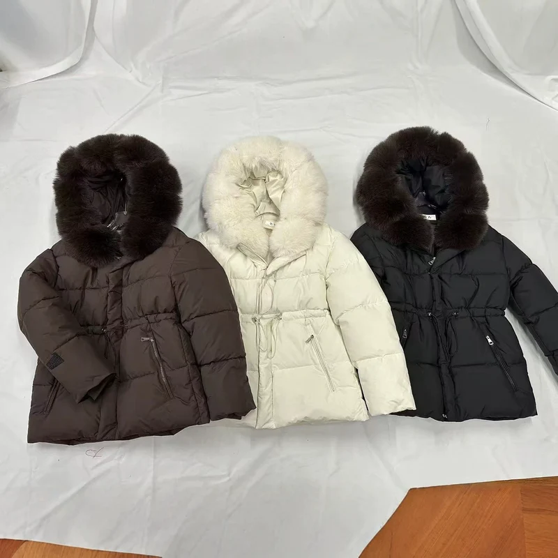 Damen nan kurze wattierte Steppjacke mit Kordelzugtaillierung und voluminösem Fellkragen Nord Taschen