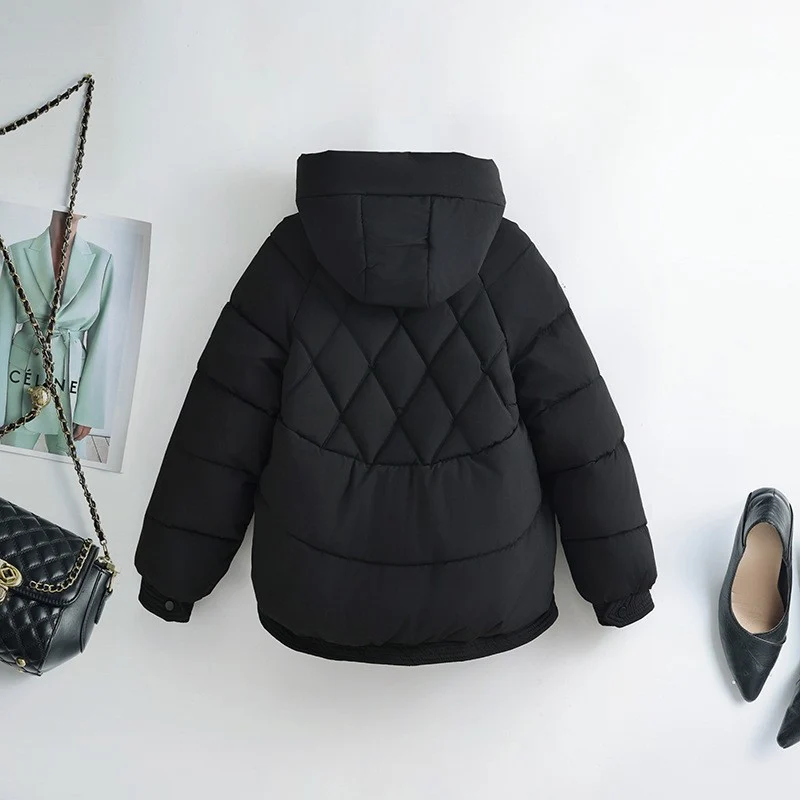 Damen nan kurze wattierte Kapuzenjacke mit Rautenstepp, schrägen Pattentaschen und geripptem Saum Nord Taschen