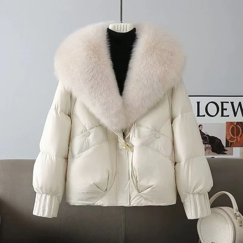 Damen nan kurze wattierte Jacke mit üppigem Fellkragen in Felloptik und taillierendem Kordelzug Nord Taschen