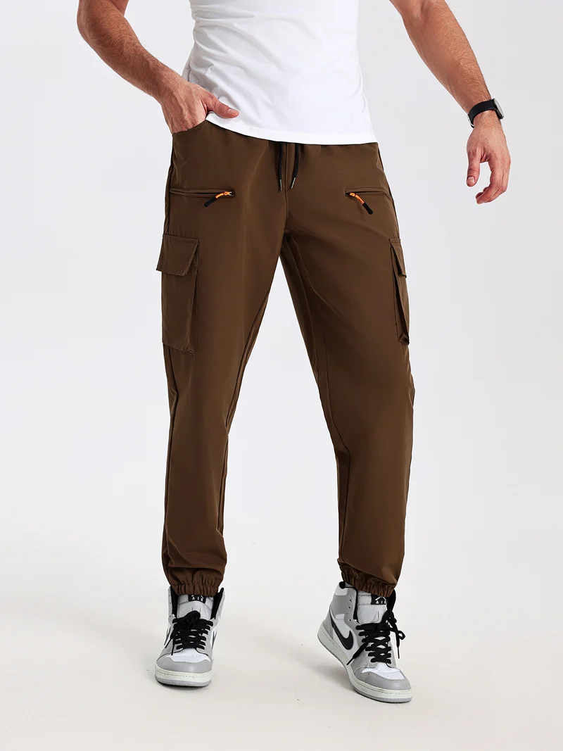 Herren konisch geschnittene Utility-Cargohose im Joggerstil mit Tunnelzugbund, Reißverschlusstaschen & elastischen Beinabschlüssen Nord Taschen