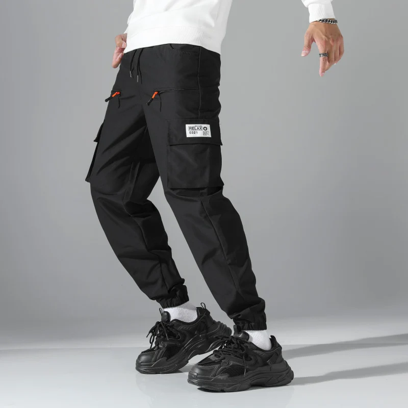 Herren konisch geschnittene Utility-Cargohose im Joggerstil mit Tunnelzugbund, Reißverschlusstaschen & elastischen Beinabschlüssen Nord Taschen