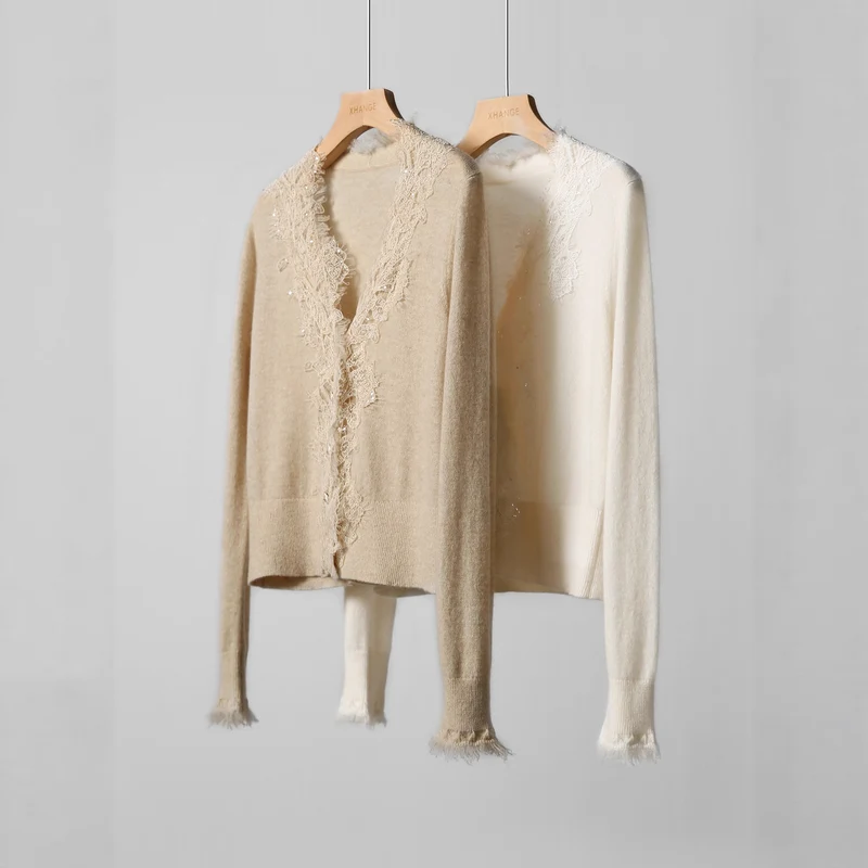 Damen Kurze Mohair-Cardigan mit Spitzenbesatz und Perlenknöpfen Nord Taschen