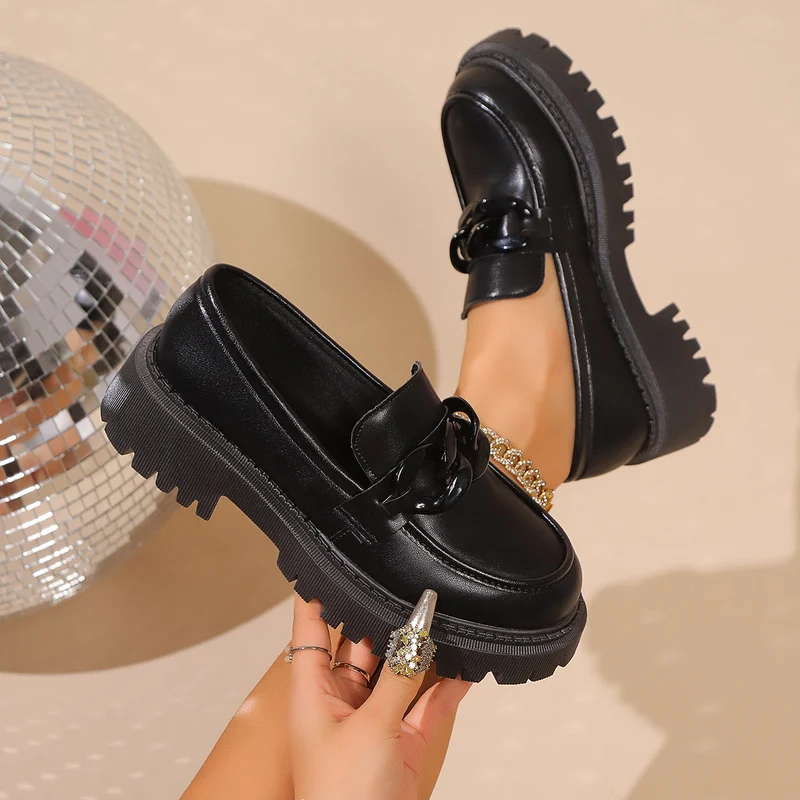 Damen Mokassins mit robustem Plateau und elegantem Riemendesign