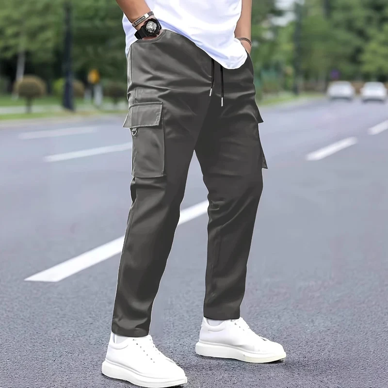 Herren Slim‑Tapered Cargo‑Jogginghose mit Tunnelzugbund, Klappentaschen und Metallringdetail Nord Taschen
