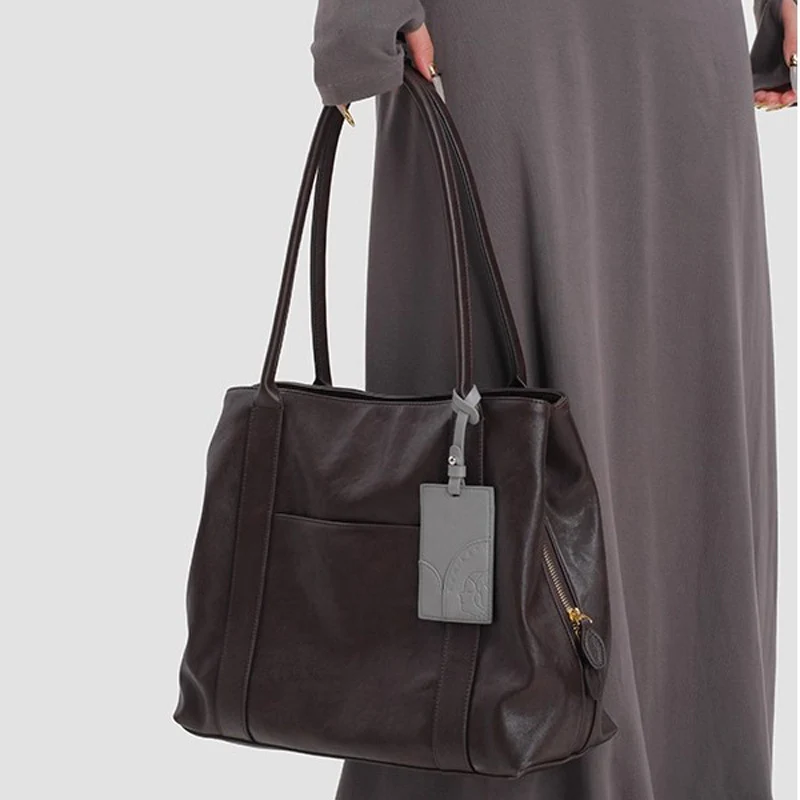 Damen Schultertasche mit strukturiertem Design und elegantem Klappenverschluss Nord Taschen
