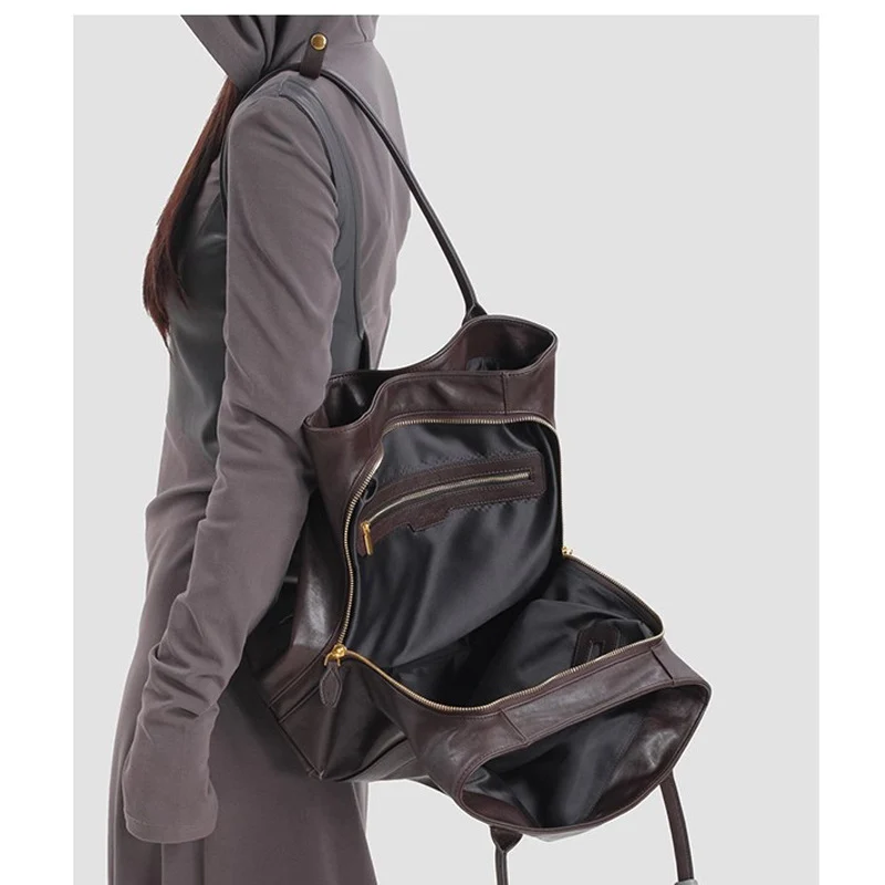 Damen Schultertasche mit strukturiertem Design und elegantem Klappenverschluss Nord Taschen