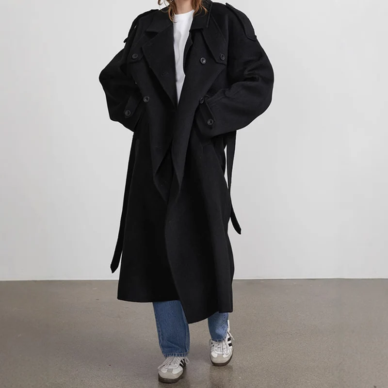 Damen Langer Wollmix-Mantel mit breitem Revers, Epauletten und verstellbaren Ärmelriegeln Nord Taschen