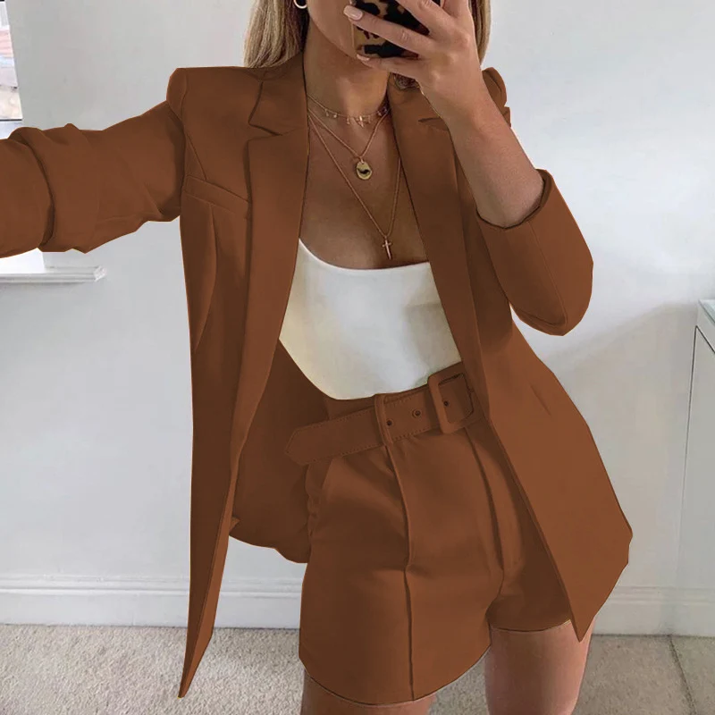 Damen Taillierter Longline-Blazer mit hochtaillierten Gürtelshorts-Set Nord Taschen