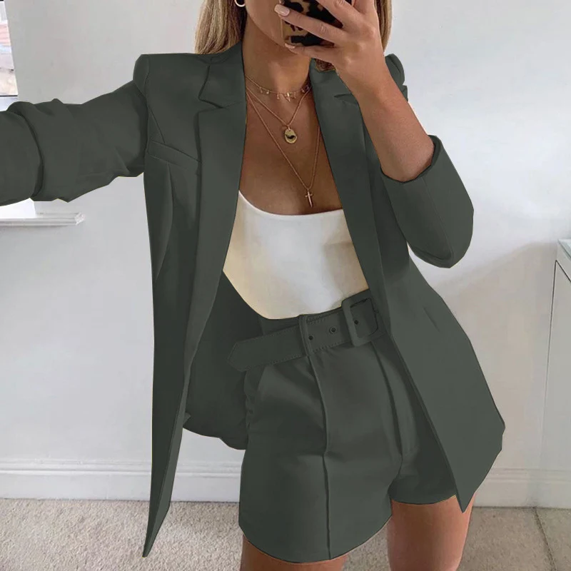 Damen Taillierter Longline-Blazer mit hochtaillierten Gürtelshorts-Set Nord Taschen