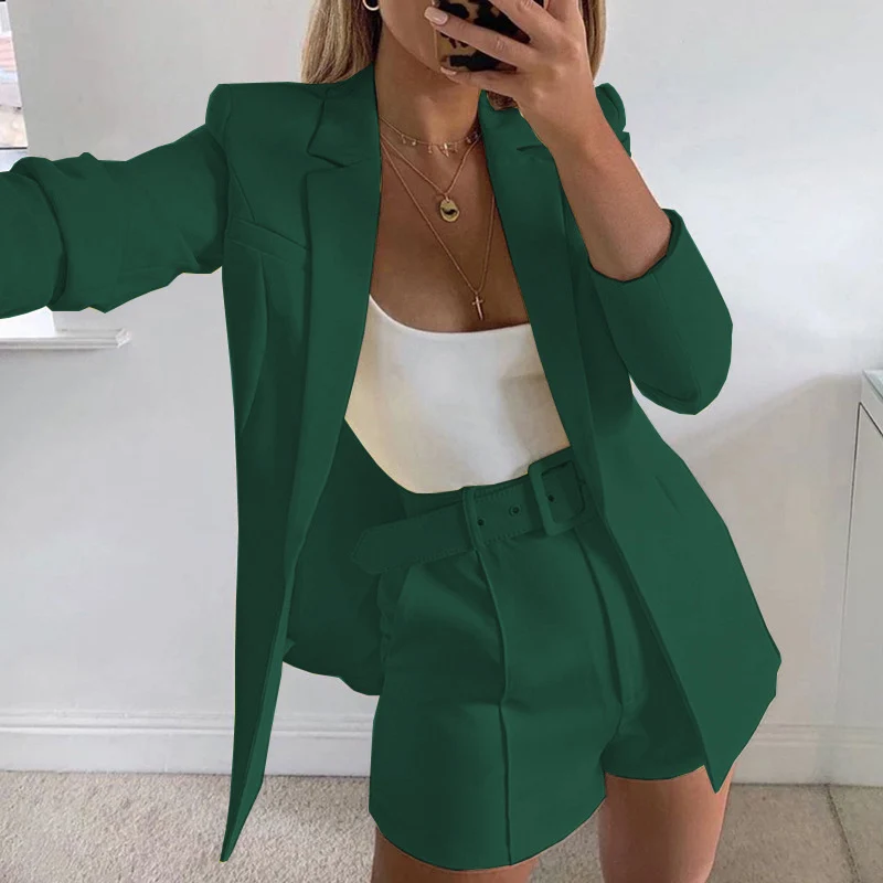 Damen Taillierter Longline-Blazer mit hochtaillierten Gürtelshorts-Set Nord Taschen