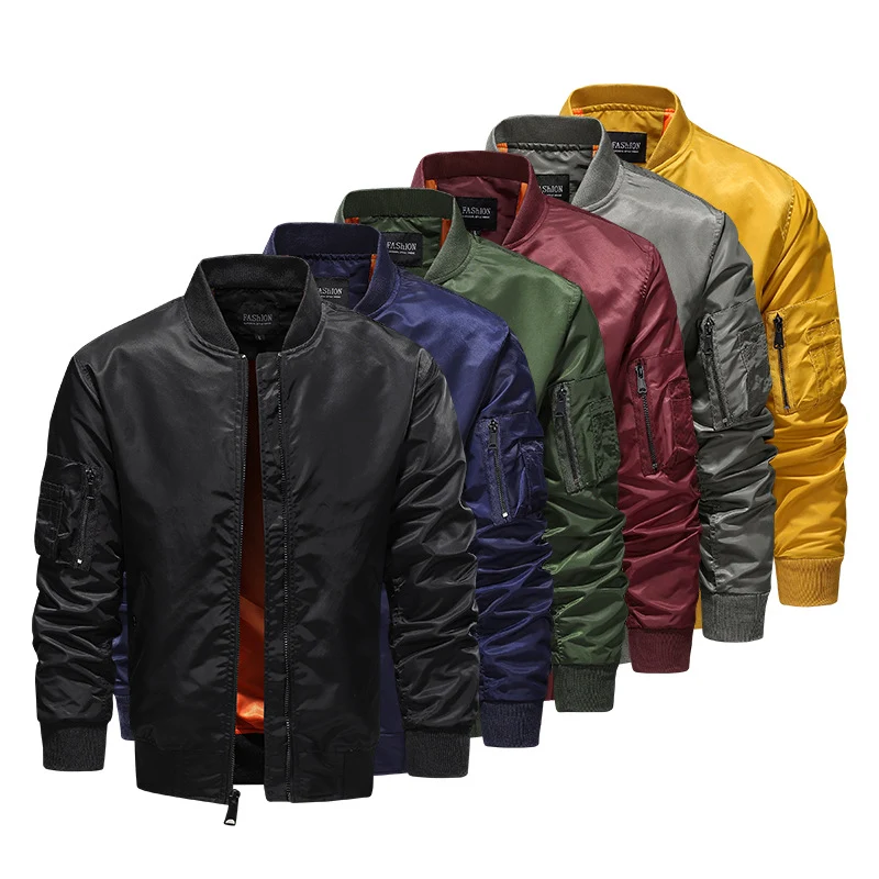 Herren leichter Nylon-Bomber mit kontrastierender Innenfütterung, Ärmeltasche und geripptem Bund Nord Taschen