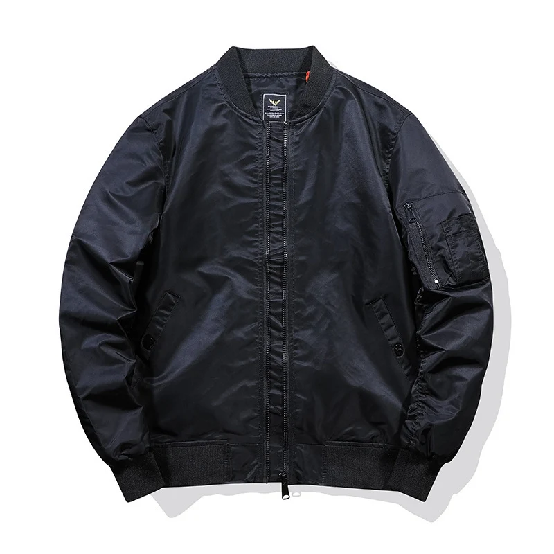 Herren leichter Nylon-Bomber mit kontrastierender Innenfütterung, Ärmeltasche und geripptem Bund Nord Taschen