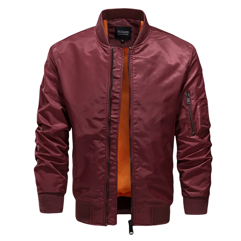 Herren leichter Nylon-Bomber mit kontrastierender Innenfütterung, Ärmeltasche und geripptem Bund Nord Taschen