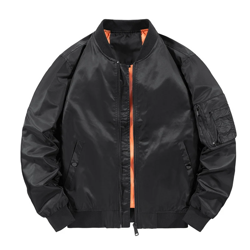 Herren Leichter Nylon‑Bomber mit kontrastierendem Innenfutter und Utility‑Ärmeltasche Nord Taschen