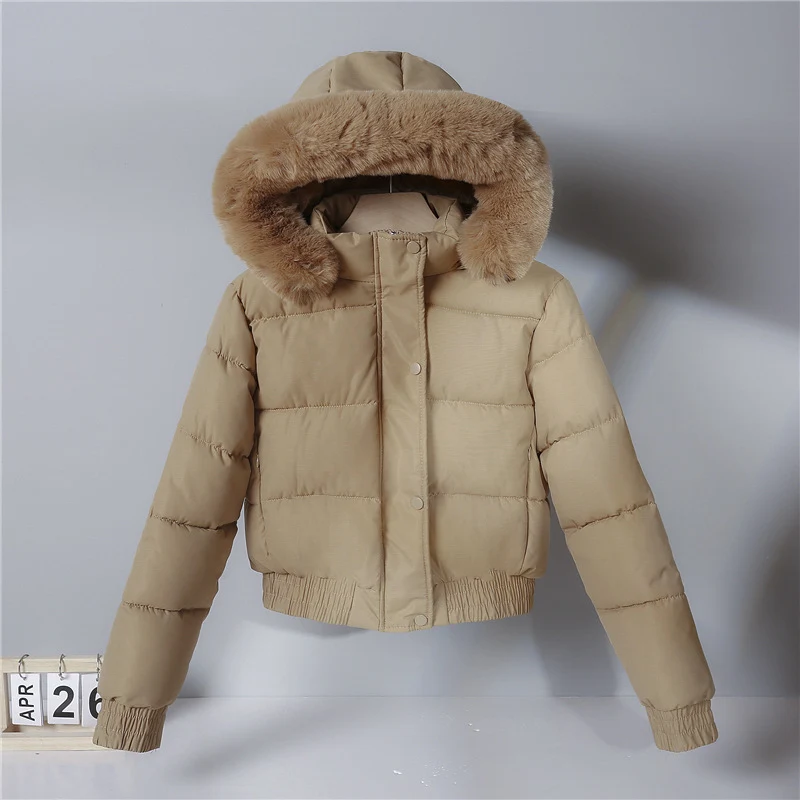 Damen nan kurz geschnittene Thermosteppjacke mit abnehmbarer Kunstfellkapuze und Rippbündchen Nord Taschen