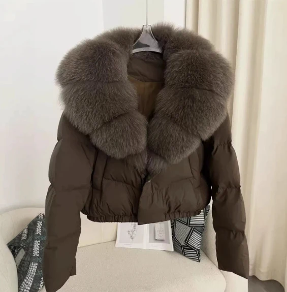 Damen nan kurz geschnittene Boxy-Pufferjacke mit extra großem Webpelzkragen und formstabilem Saum Nord Taschen