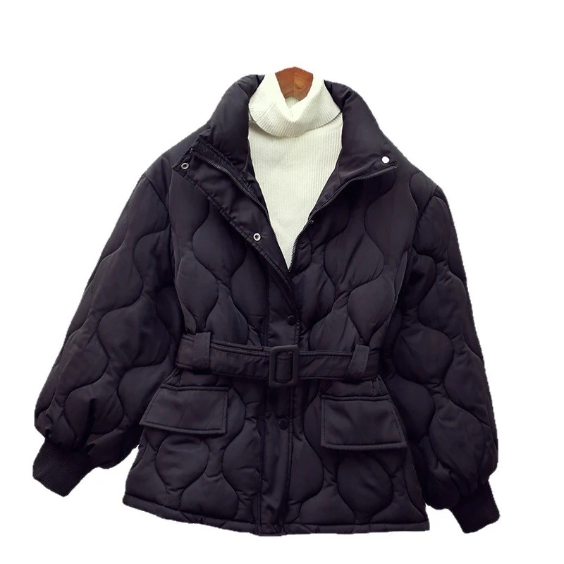 Damen nan gesteppte Taillierte Steppjacke mit Wickelgürtel, Stehkragen und Pattentaschen Nord Taschen