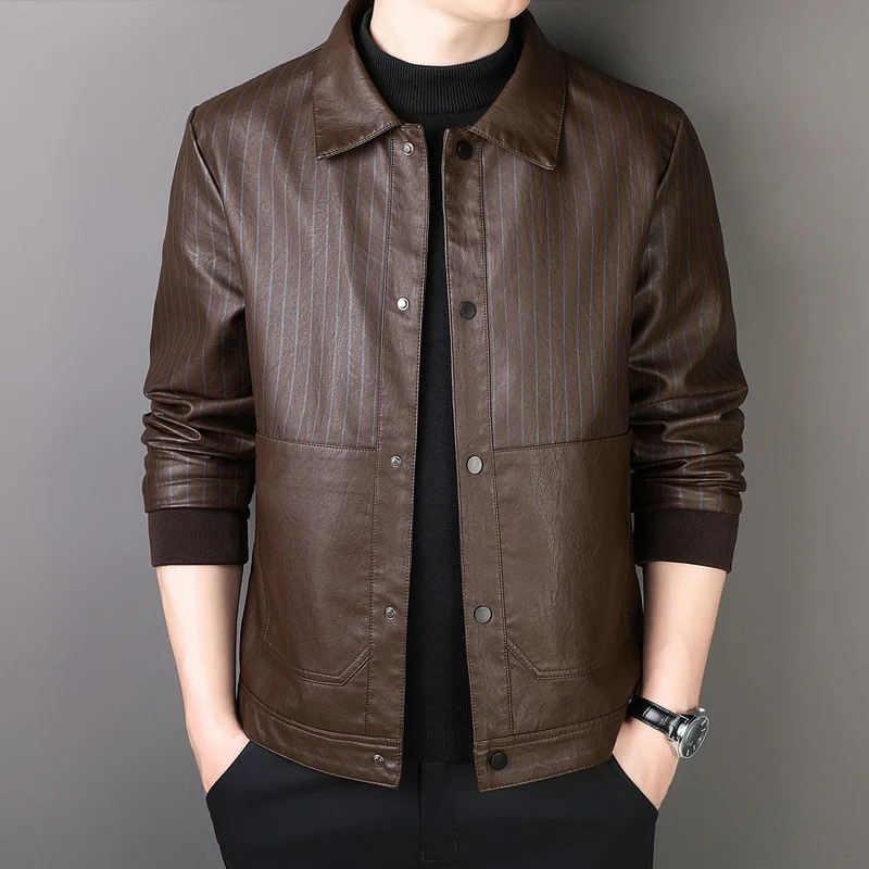 Herren Pinstripe Kunstleder-Truckerjacke mit Druckknopffront und gerippten Bündchen Nord Taschen