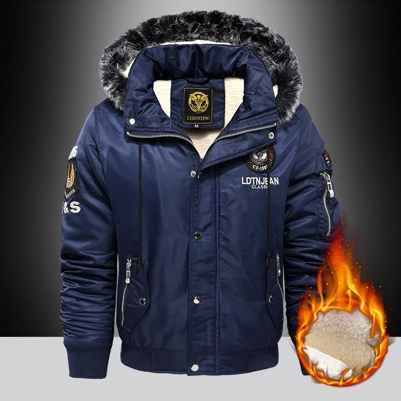 Herren Wattierter Pilotenbomber mit Teddyfleece‑Innenfutter, Kunstfellkapuze und Utility‑Taschen Nord Taschen