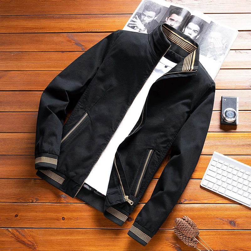 Herren leichter Canvas-Bomber mit gestreiften Rippbündchen, Stehkragen und Reißverschlusstaschen Nord Taschen