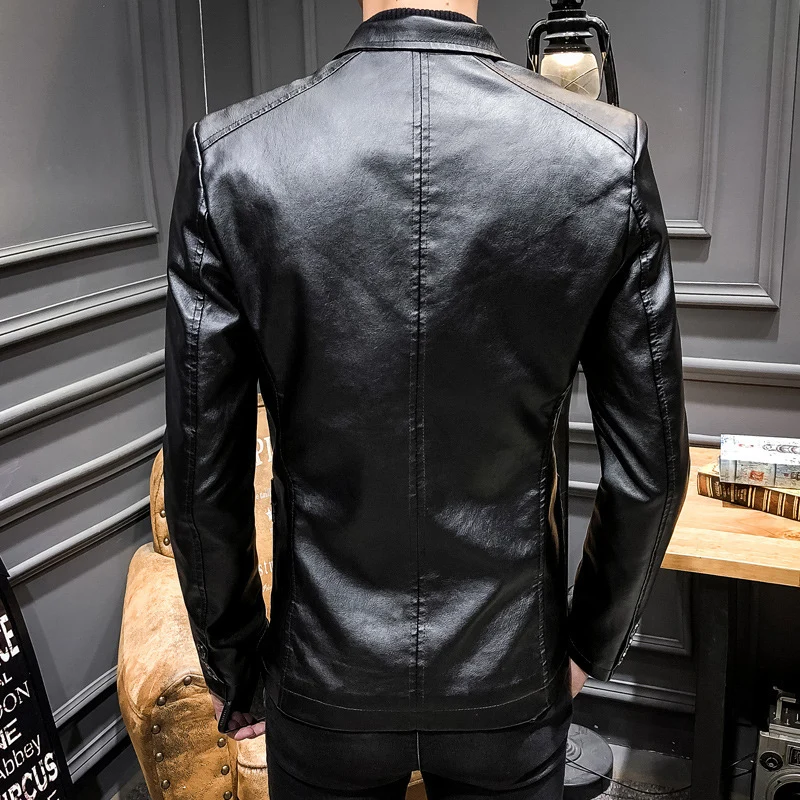 Herren Kunstleder-Sakko im Slim-Fit mit Brustleistentasche und aufgesetzten Pattentaschen Nord Taschen