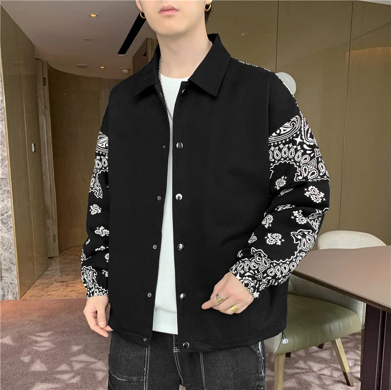Herren Leichte Coachjacke mit Bandana-Print-Ärmeln und Druckknopffront Nord Taschen