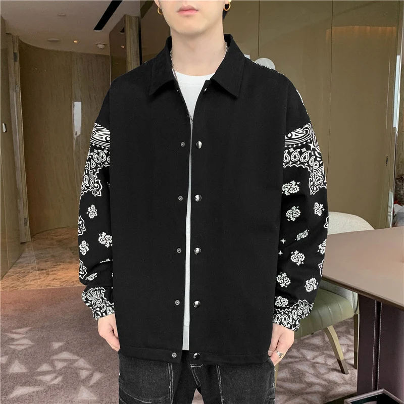 Herren Leichte Coachjacke mit Bandana-Print-Ärmeln und Druckknopffront Nord Taschen