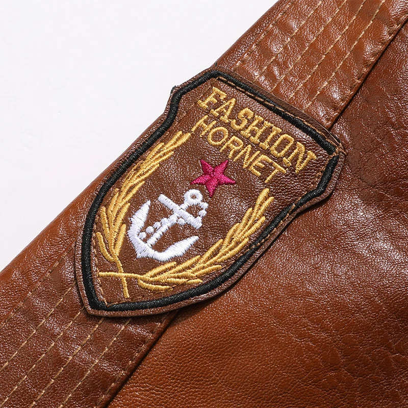 Herren Kunstleder-Pilotenblouson im Military-Look mit Schulterpatten, Rippbündchen und Patch-Applikationen Nord Taschen