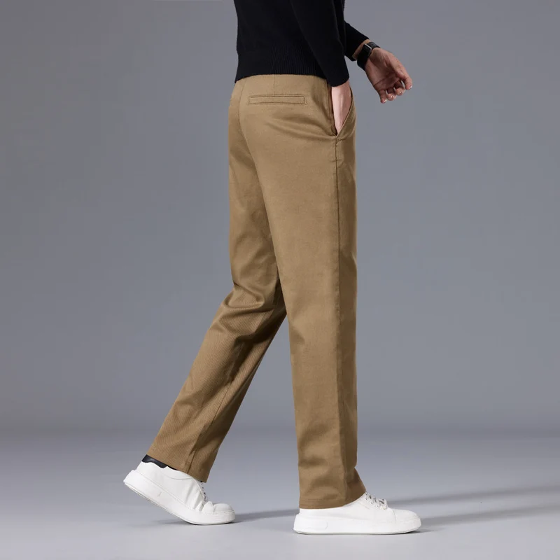 Herren Gerade geschnittene Chinohose mit elastischem Bund und Bügelfalte Nord Taschen