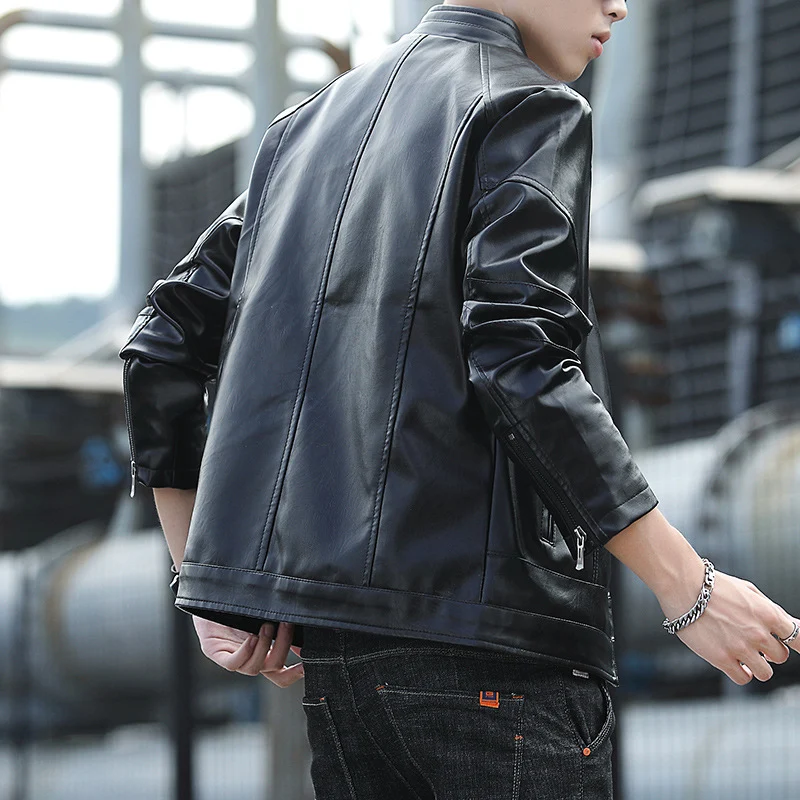 Herren Kunstleder‑Motojacke im Slim-Aviator-Cut mit hohem Stehkragen und Reißverschlussärmeln Nord Taschen