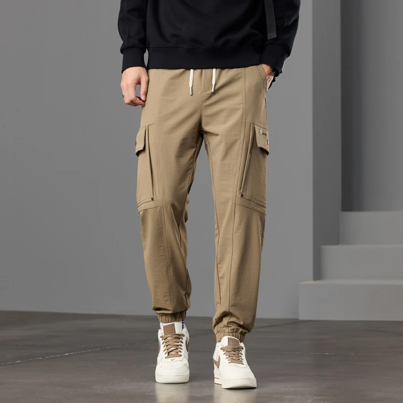 Herren Tapered Cargo-Joggerhose mit Knieeinsatz, Tunnelzugbund und Klappentaschen Nord Taschen